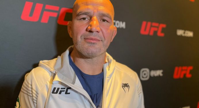 Glover Teixeira enaltece poder de nocaute de Poatan e crava: “Qualquer soco é nocaute”