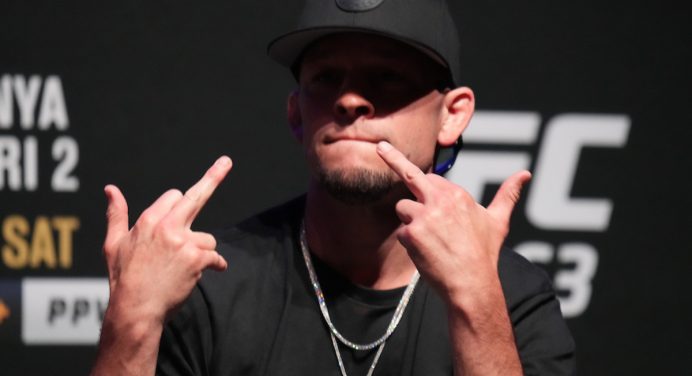 Nate Diaz discute com parceiro de treino de McGregor e agride rival com tapa; veja