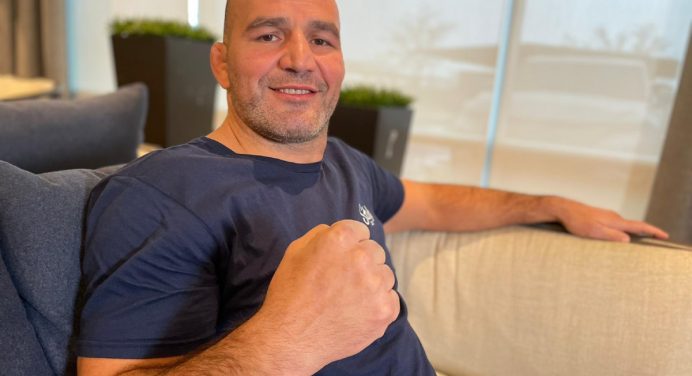 Glover Teixeira descarta pressão ao disputar título do UFC no Brasil: “Estarei 100%”