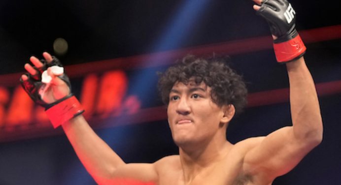 Prodígio de 18 anos garante estar pronto para enfrentar campeão do UFC