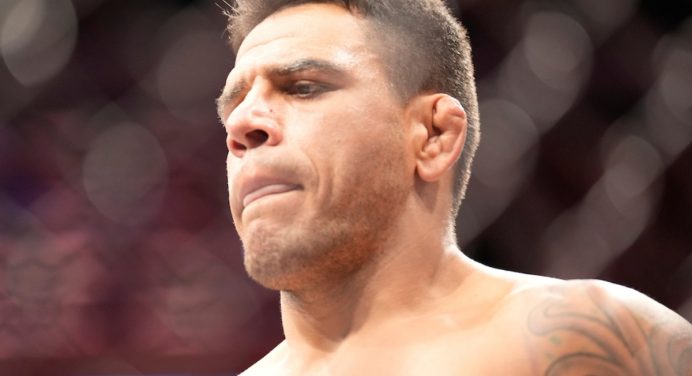 Dos Anjos explica desafio para McGregor e levanta suspeita sobre forma física do rival