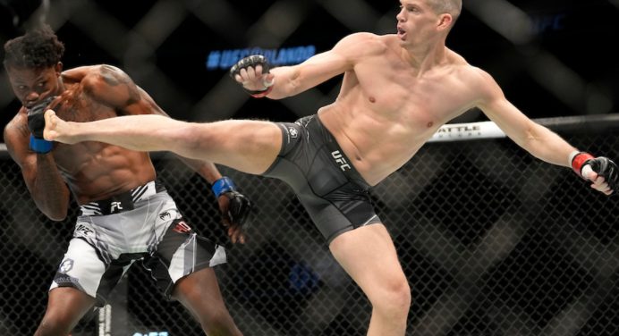 Stephen Thompson vence Kevin Holland por nocaute em luta insana no UFC Orlando