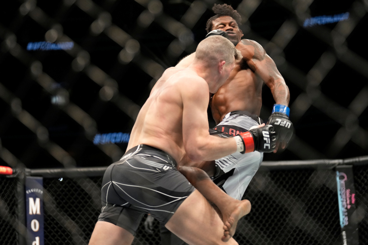 Thompson e Holland faturam bônus de R$ 260 mil por ‘Luta da Noite’ no UFC Orlando