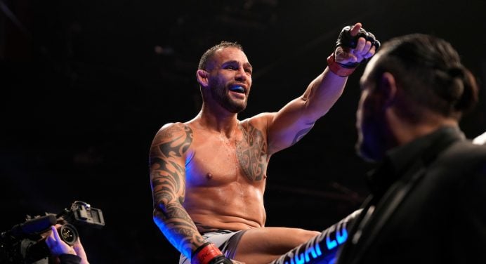 De virada! Santiago Ponzinibbio nocauteia Alex Morono no UFC 282