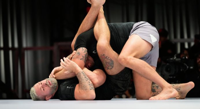 Gordon Ryan dá susto, mas vence Nick Rodriguez no critério de desempate