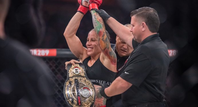 Em revanche, Liz Carmouche finaliza Juliana Velasquez e mantém título do Bellator