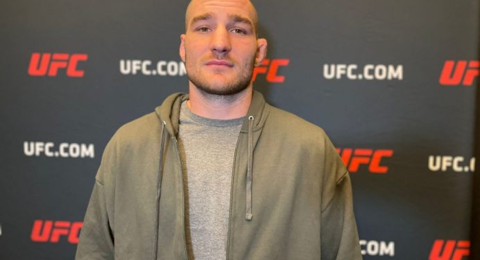 Strickland aconselha Poatan a evoluir wrestling e alerta: “Ninguém vai fazer o que fiz”