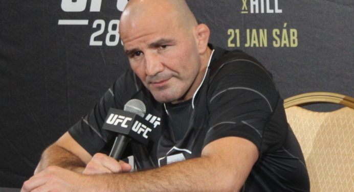 Glover Teixeira revela tática para vencer americano no UFC Rio: “Todos sabem”