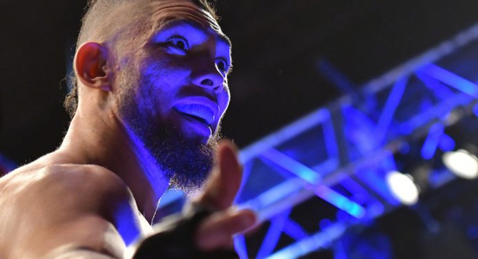 Johnny Walker celebra boa fase no UFC e crava: “Posso acabar com todos da divisão”