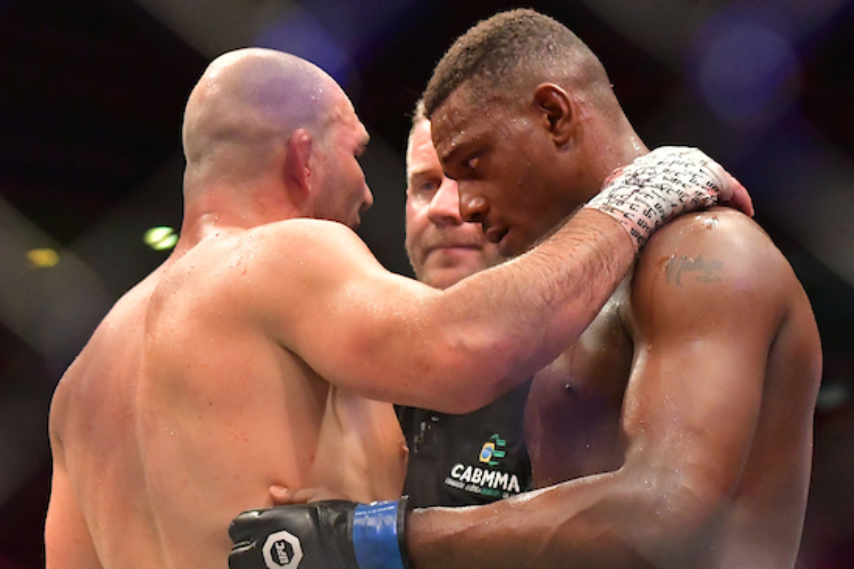 Jamahal Hill exalta Glover Teixeira após duelo no UFC Rio: “Lendário”