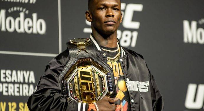 Adesanya promove revanche imediata contra Poatan no UFC como ‘Jogos Mortais’