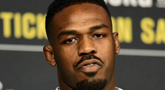 Jon Jones aposta em nova vitória de Alex Poatan sobre Israel Adesanya no UFC