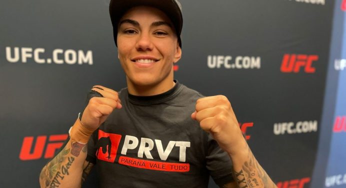 Jéssica Bate-Estaca revela ter recebido ajuda financeira do UFC