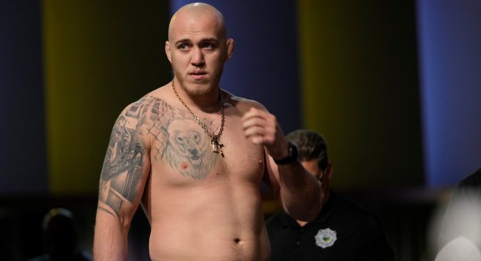 Sergey Spivak fatura bônus de R$ 257 mil por Performance da Noite no UFC Vegas 68