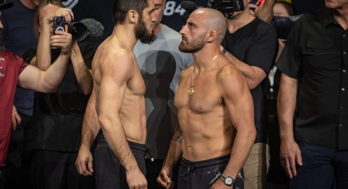 Histórico! Volkanovski e Makhachev fazem superluta entre campeões no UFC 284