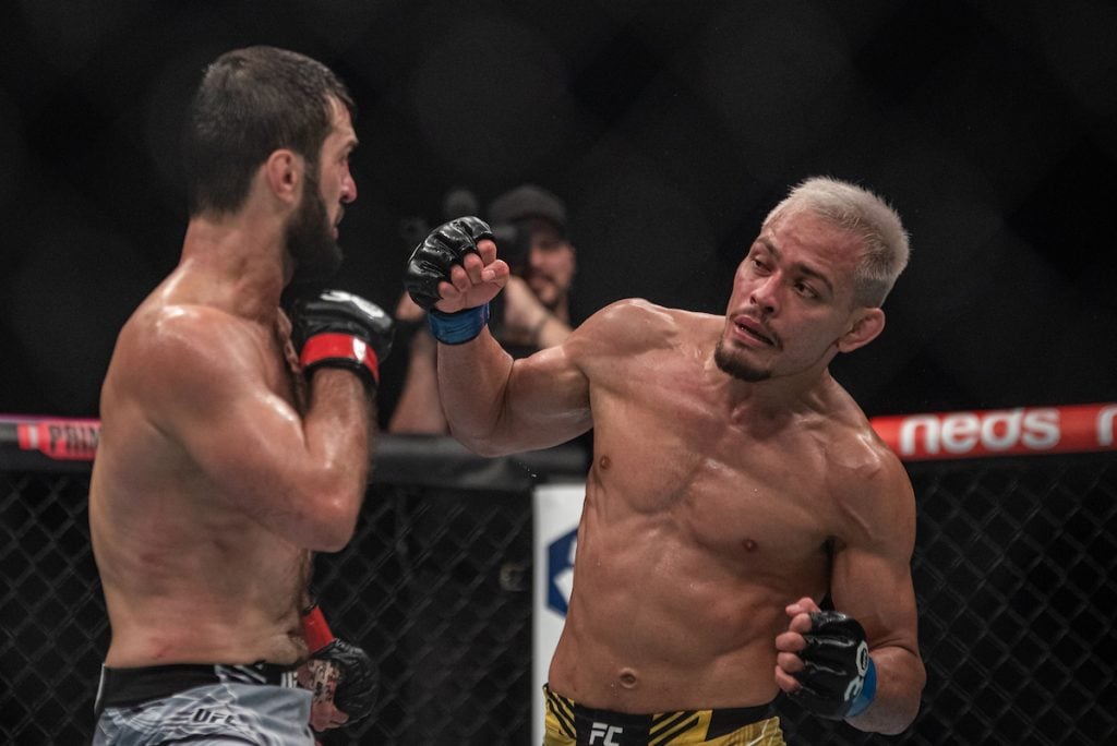 Estreia Com O Pé Direito! Elves Brenner Vence Parceiro De Khabib No UFC ...