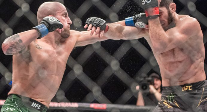 Volkanovski afirma que Makhachev considerou derrota e pede por revanche