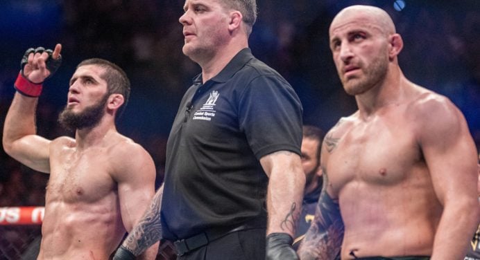 Makhachev elogia Volkanovski por aceitar luta a 11 dias, mas diz: “Não use como desculpa”