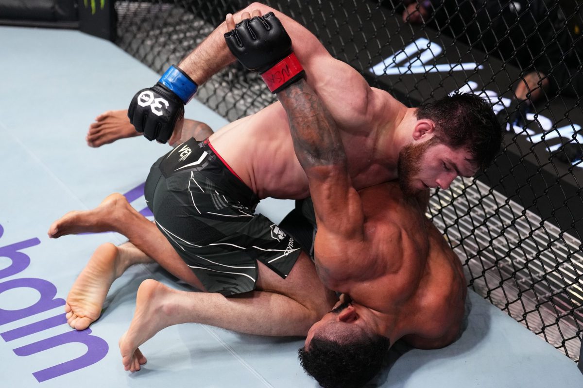 Em duelo acirrado, Rafael Alves é derrotado por jovem promessa no UFC Vegas 70