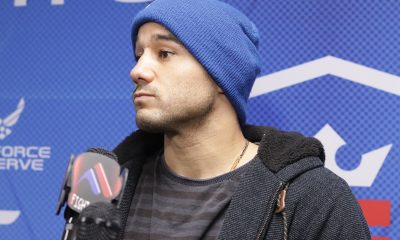 Marlon Moraes atento em compromisso com a imprensa antes de sua estreia na temporada 2023 do PFL.