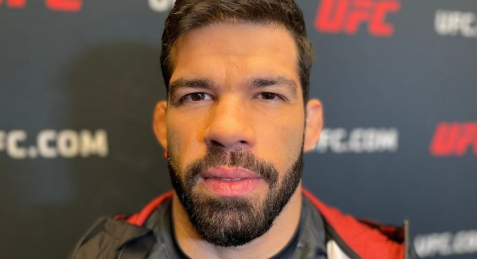 Raphael Assunção revela sonho no UFC, mas não descarta aposentadoria