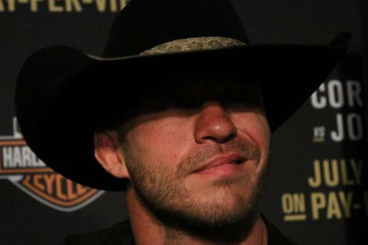 Ex-UFC, Cowboy Cerrone sofre lesão e cancela ‘duelo’ contra touro de Dana White