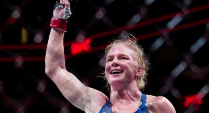 Ex-campeã, Holly Holm deixa o UFC após pedido por liberação