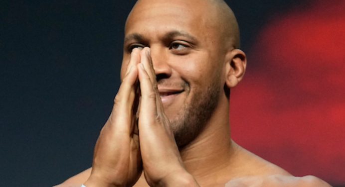 Ciryl Gane admite frustração em ‘primeira grande derrota da carreira’ para Jon Jones