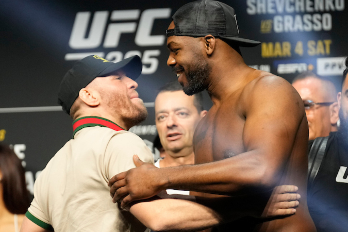 Conor McGregor exalta retorno triunfal de Jon Jones ao UFC
