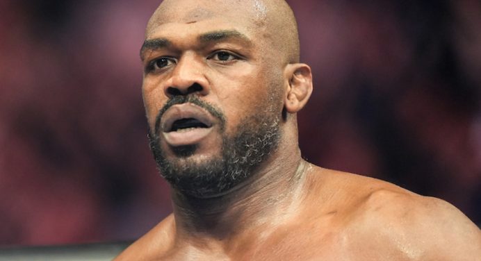 Jon Jones revela que usou golpe ilegal de Gane para impedir ‘jogo sujo’