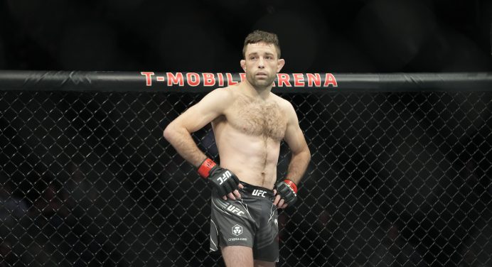 Sai, zica! Lutador do UFC planeja retorno após passar por 16 cirurgias