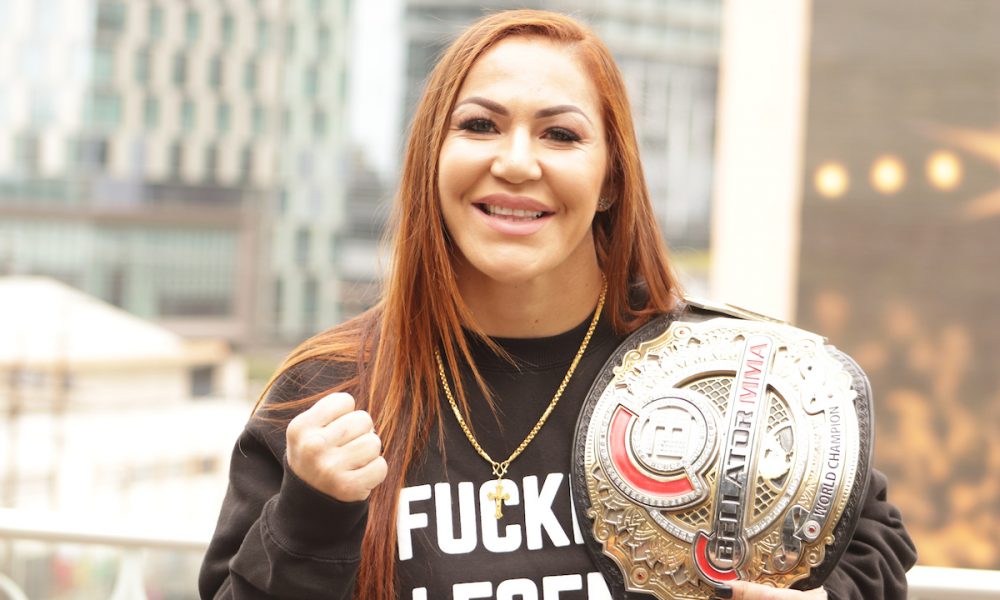 Cris Cyborg é lenda do MMA e campeã dominante do peso-pena do Bellator