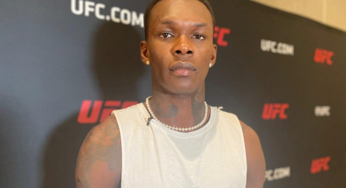 Adesanya abre as portas para participação na WWE após aposentaria no UFC