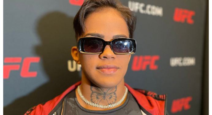 Iasmin Lucindo revela aprendizado após derrota em estreia no UFC: “Importante é reerguer”