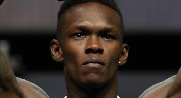 Adesanya garante permanência nos médios do UFC após derrota para o campeão Du Plessis