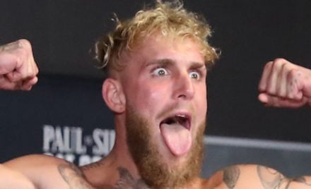 Jake Paul em pesagem para luta de boxe