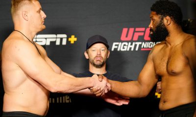 Pavlovich e Blaydes se cumprimentam durante encarada após a pesagem do UFC Vegas 71