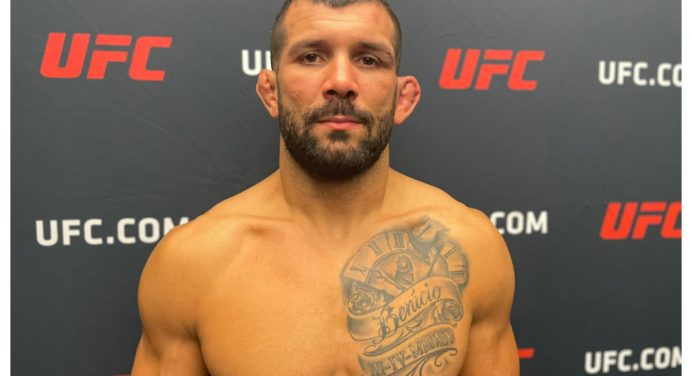 Rodolfo Vieira relembra como superou ‘sufoco’ do rival no UFC Vegas 72