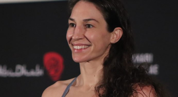 Após estreia vitoriosa no Bellator, ex-UFC revela meta de destronar Cris Cyborg