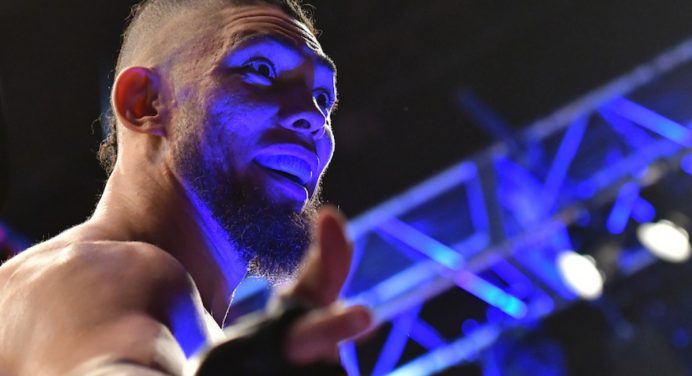 Johnny Walker coloca em xeque quilometragem de rival: “Carcaça avariada”