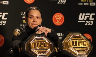 Com seus dois cinturões, Amanda Nunes conversa com a imprensa antes do UFC 259