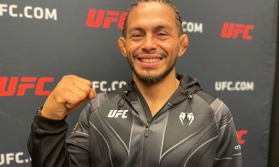 Sorridente, Diego Ferreira comemora vitória no UFC Vegas 73