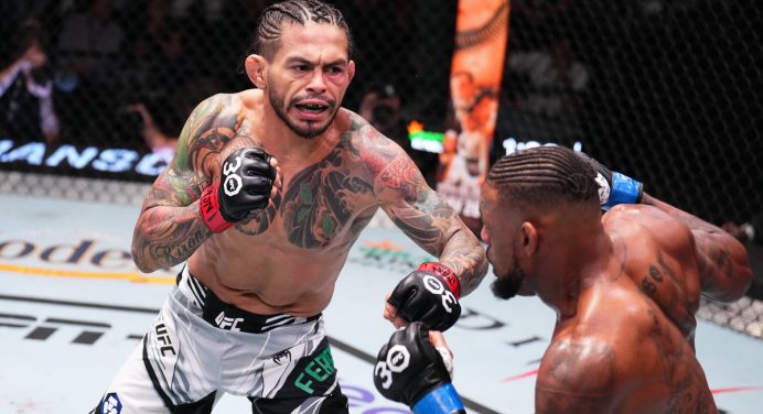 Diego Ferreira aplica nocaute fulminante em americano e volta a vencer no UFC Vegas 73