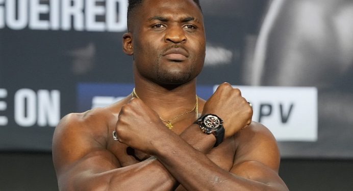 Ngannou estreia no ranking do Conselho Mundial de Boxe após impressionar no ringue