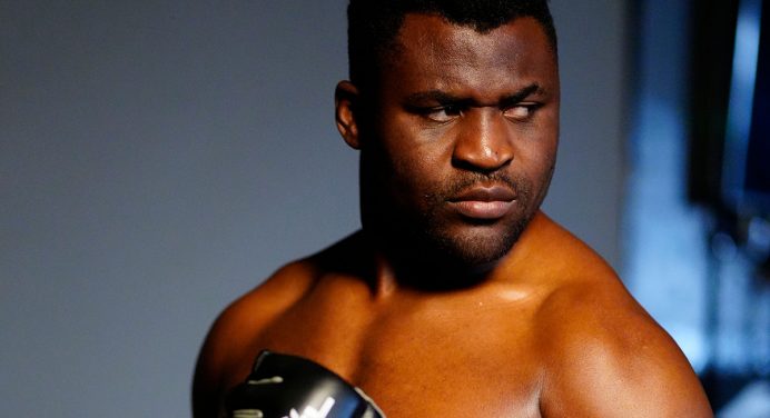 Presidente da PFL cogita esperar até 2025 por estreia de Francis Ngannou