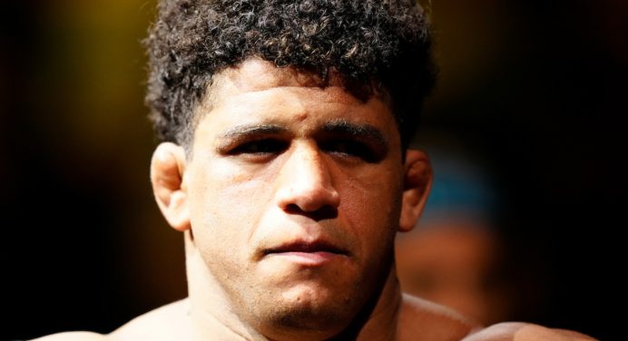 Durinho se mostra incerto sobre sucesso de Chimaev no peso-médio do UFC