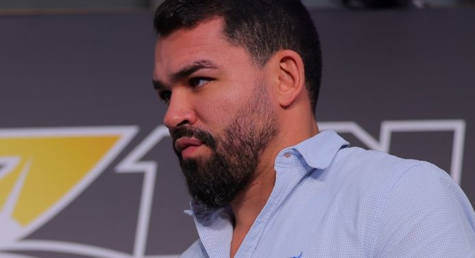 Com tendinite no joelho, Patricky Pitbull revela como concilia lesão com lutas no GP da PFL