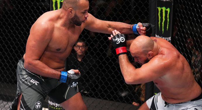 Em luta parelha, Rodrigo Zé Colmeia vence por decisão dividida no UFC Vegas 73