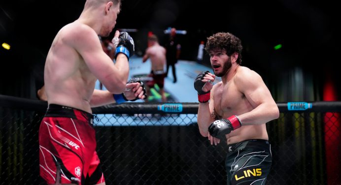 Philipe Lins vence a terceira seguida e mantém boa fase nos meio-pesados do UFC