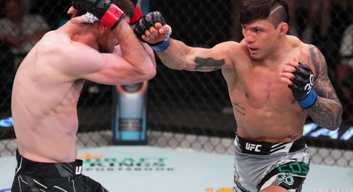 Alessandro Costa brilha e vence a primeira no UFC; Lucas e Nikolas são derrotados